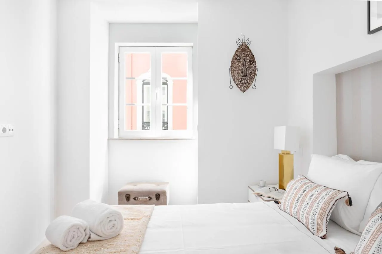 Joivy Principe Real 2Br Apt With Terrace Nearby Botanical Garden Of Лиссабон Португалия