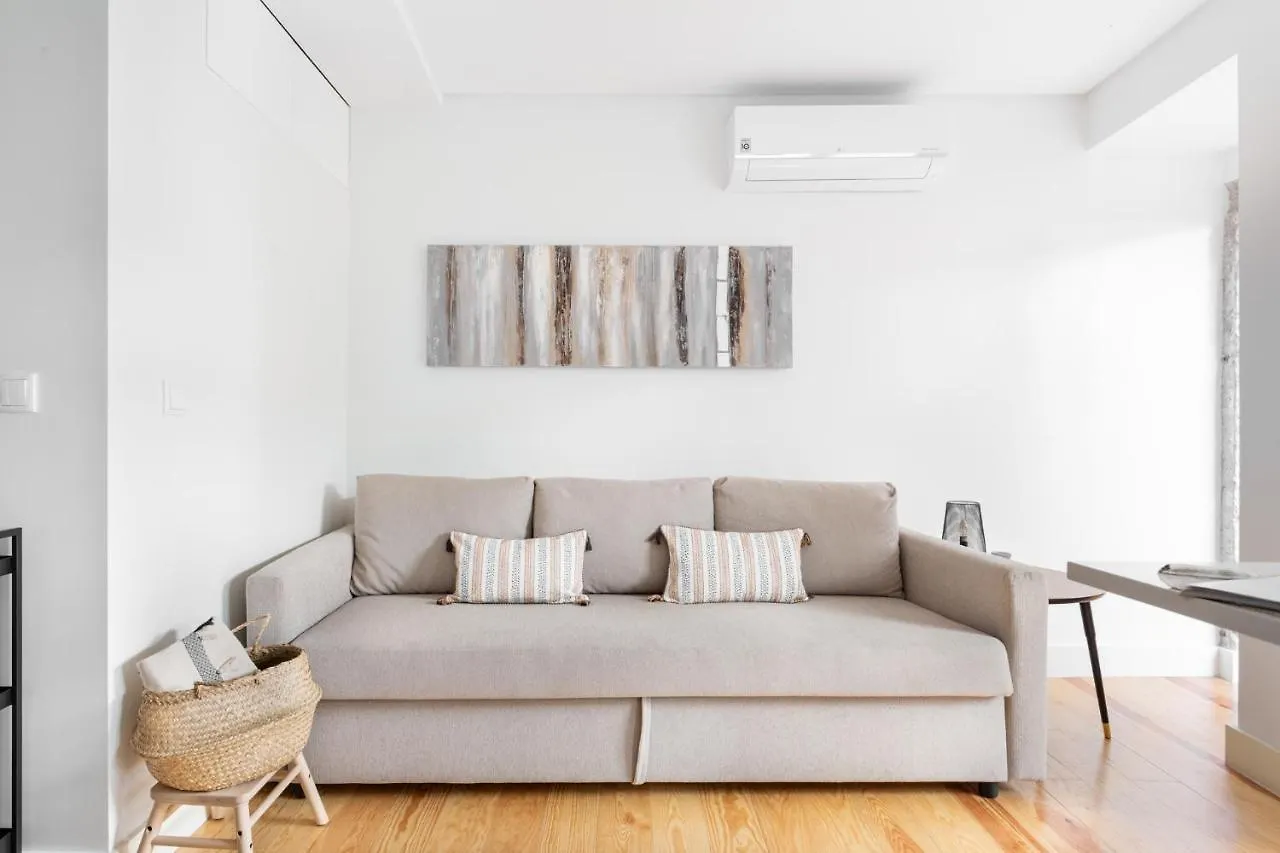 Joivy Principe Real 2Br Apt With Terrace Nearby Botanical Garden Of Лиссабон 0*,  Португалия